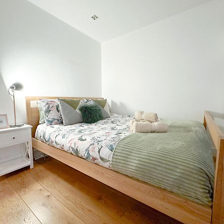 Chic 3 Bedroom Flat With Private Terrace In Holloway Near Finsbury Park London Exterior foto