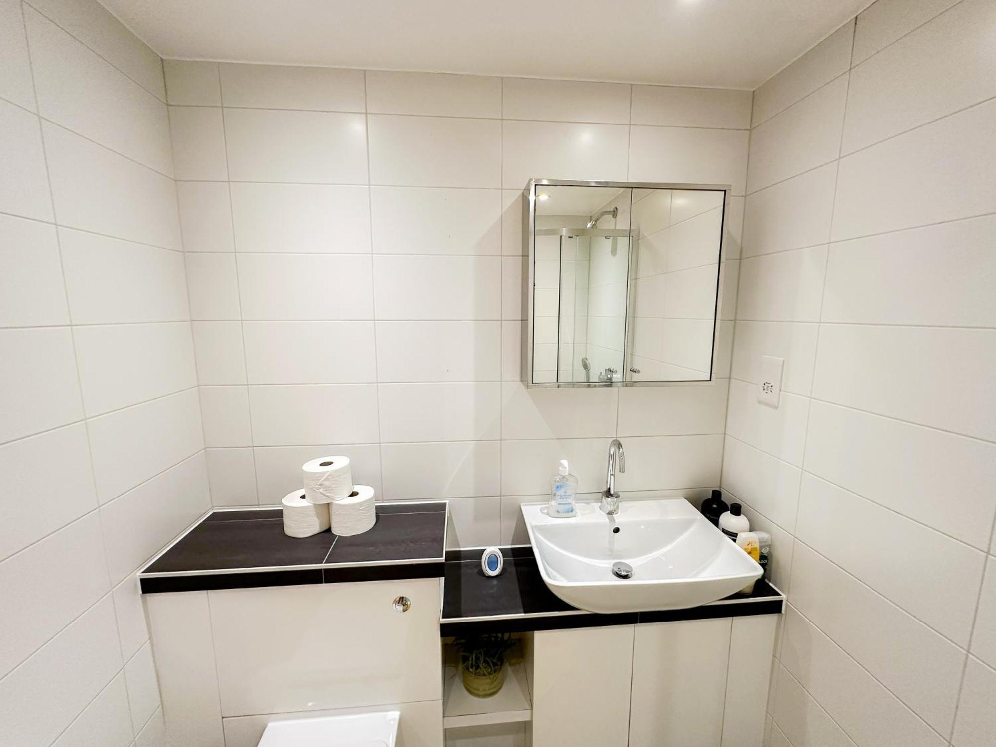 Chic 3 Bedroom Flat With Private Terrace In Holloway Near Finsbury Park London Exterior foto