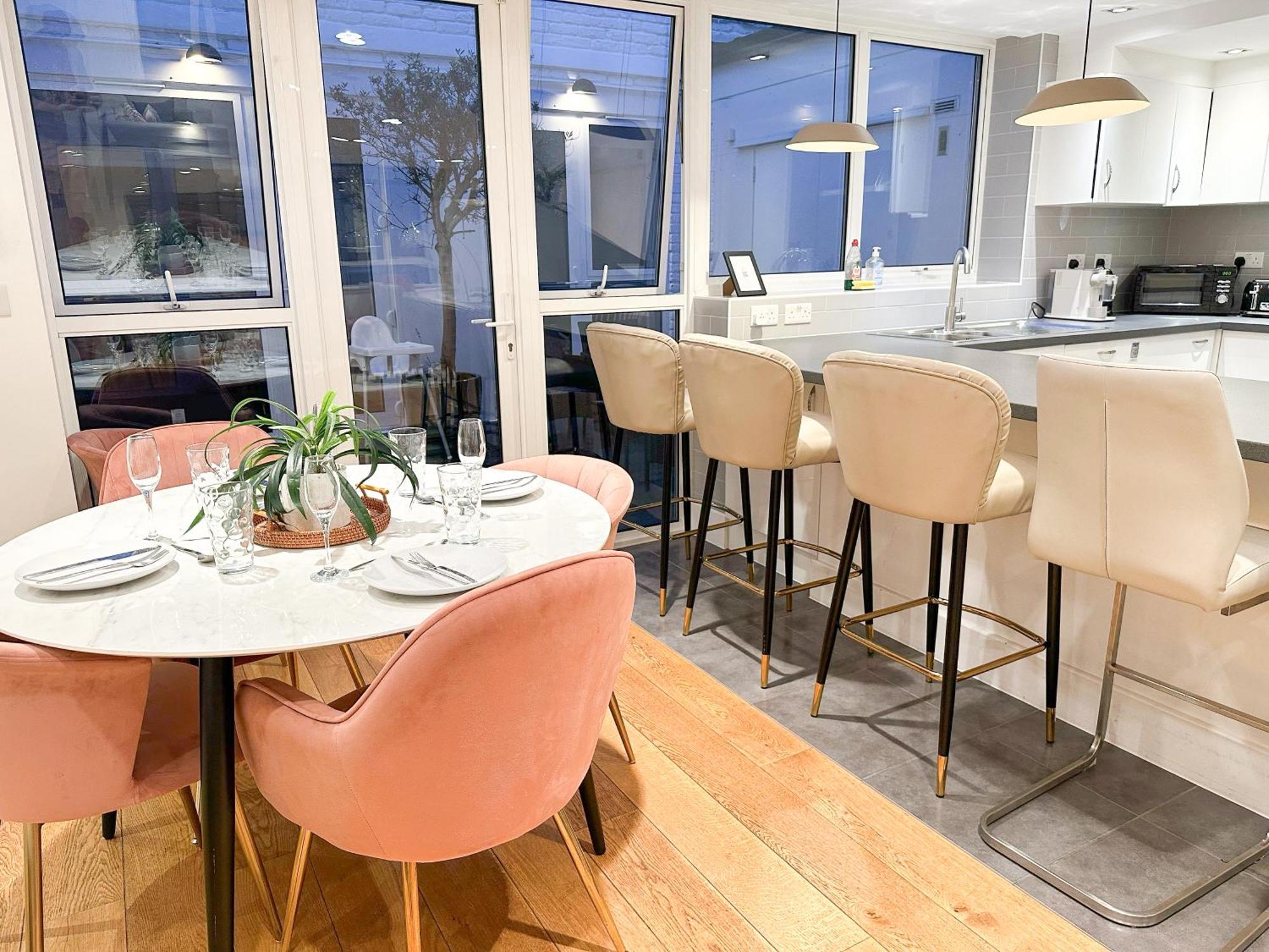 Chic 3 Bedroom Flat With Private Terrace In Holloway Near Finsbury Park London Exterior foto
