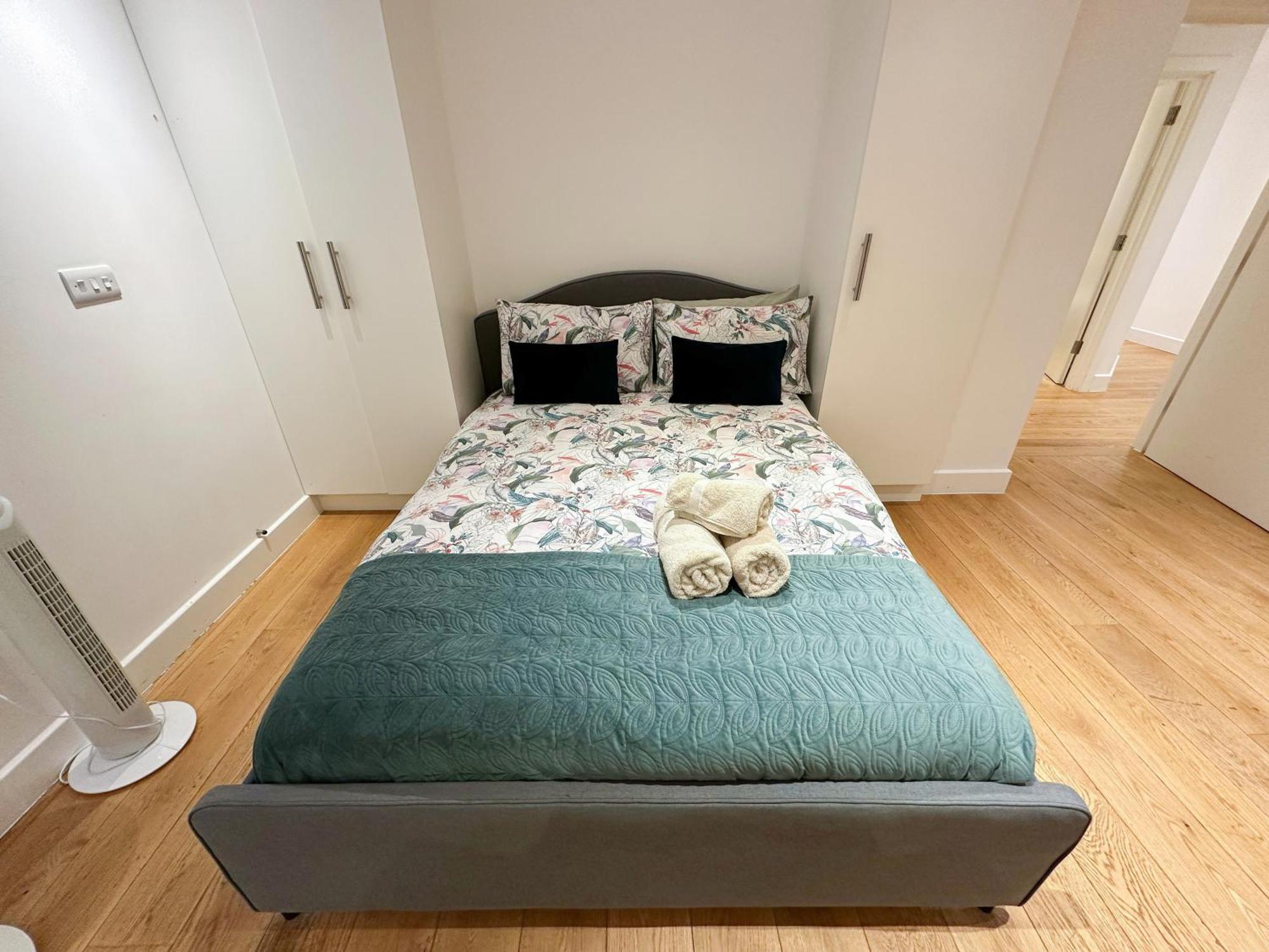 Chic 3 Bedroom Flat With Private Terrace In Holloway Near Finsbury Park London Exterior foto
