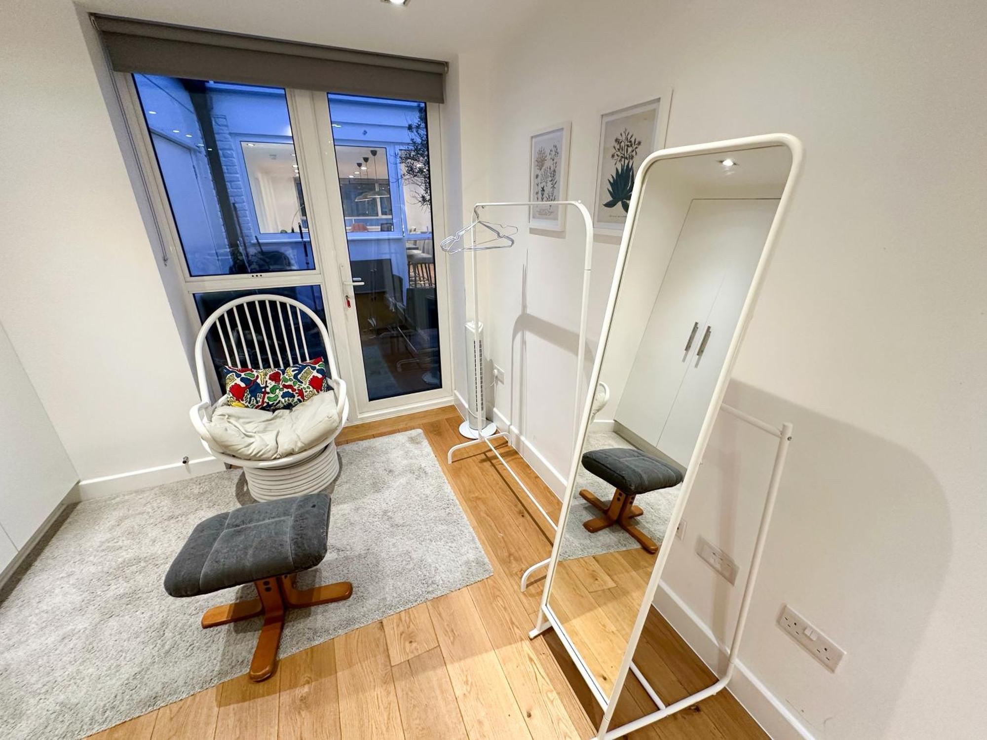Chic 3 Bedroom Flat With Private Terrace In Holloway Near Finsbury Park London Exterior foto