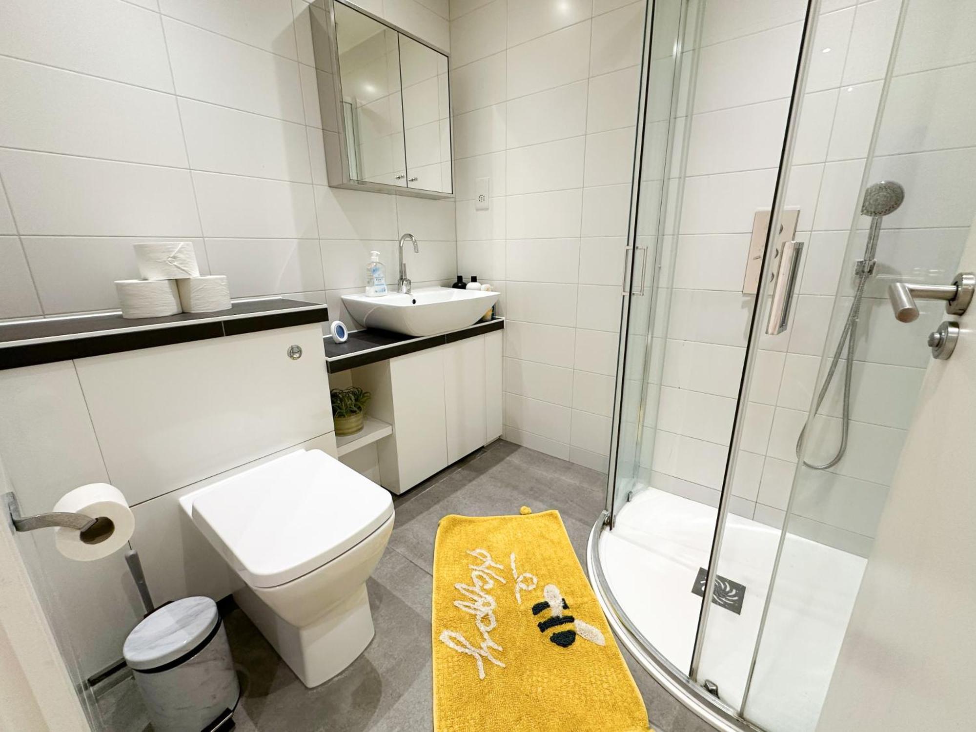 Chic 3 Bedroom Flat With Private Terrace In Holloway Near Finsbury Park London Exterior foto