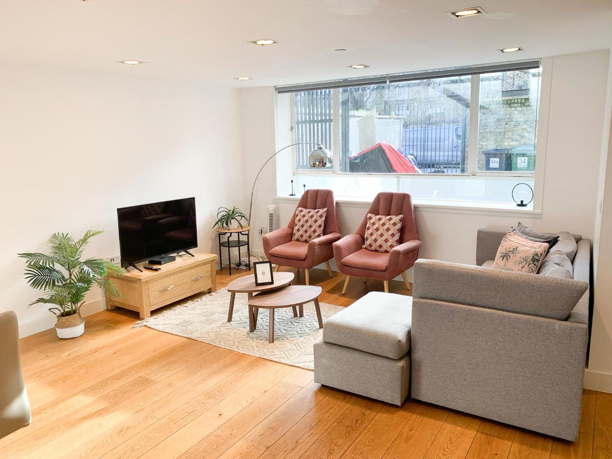 Chic 3 Bedroom Flat With Private Terrace In Holloway Near Finsbury Park London Exterior foto