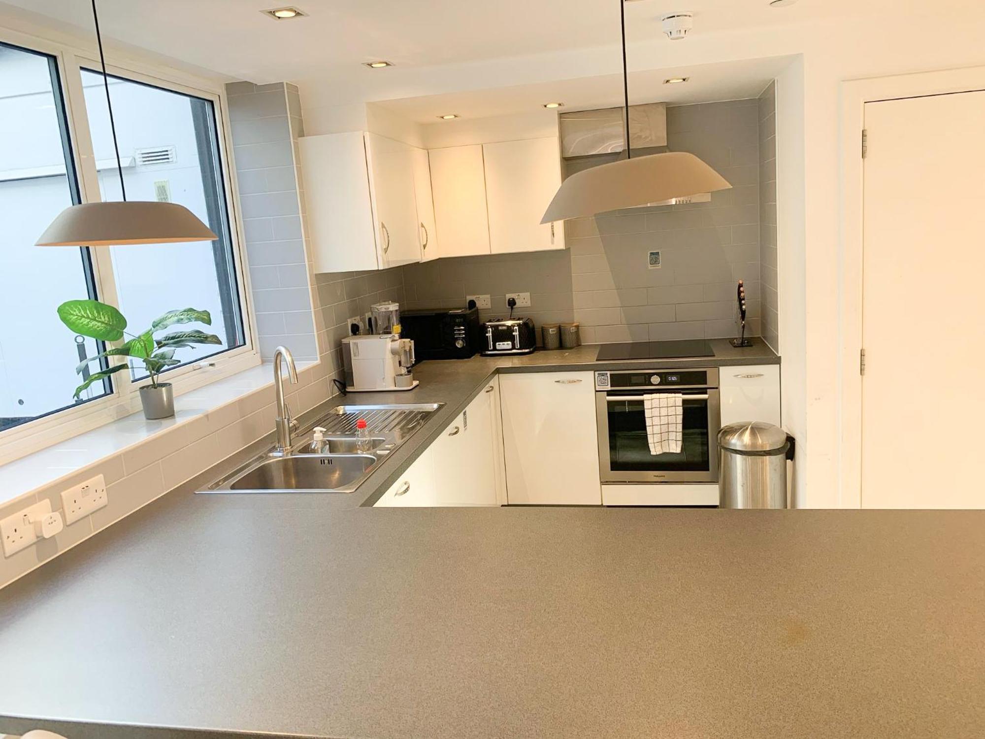 Chic 3 Bedroom Flat With Private Terrace In Holloway Near Finsbury Park London Exterior foto