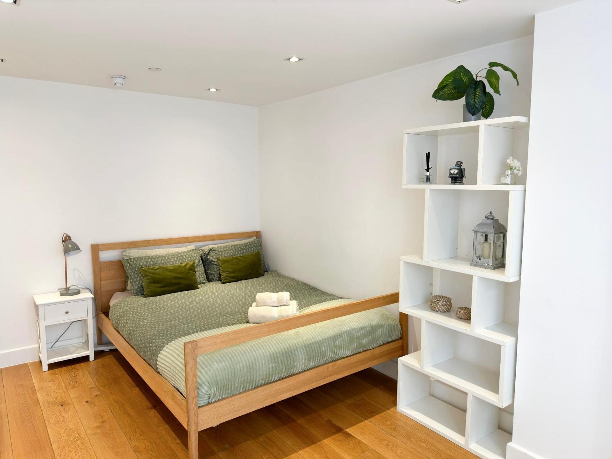 Chic 3 Bedroom Flat With Private Terrace In Holloway Near Finsbury Park London Exterior foto