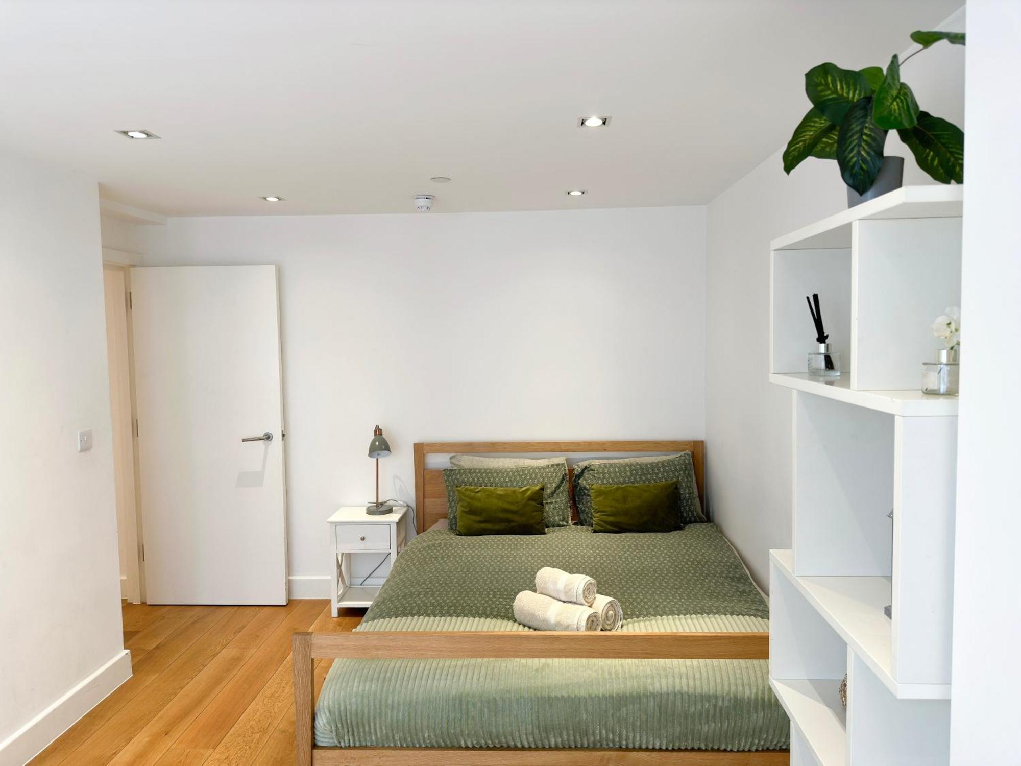 Chic 3 Bedroom Flat With Private Terrace In Holloway Near Finsbury Park London Exterior foto